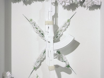 Глеб Косоруков. Из проекта Процессия. 2009. Видеоинсталляция, объекты, фотографии, перформанс. Courtesy автор / Gleb Kosorukov. From the Procession project. 2009. Video installation, objects, photos, performance. Courtesy author