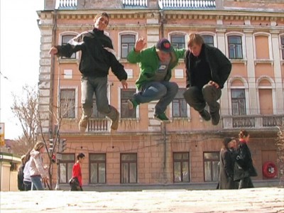 Ненужное. 2006. Фрагменты видеоинсталляции; The Useless. 2006. Video installation, fragments