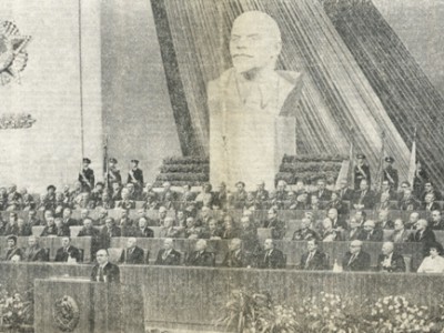 Диана Мачулина. Труд, живопись. 2008. Холст, масло. 163х400. Сourtesy автор / Diana Machulina. Trud, painting. 2008. Oil on canvas. 163х400 cm. Сourtesy author